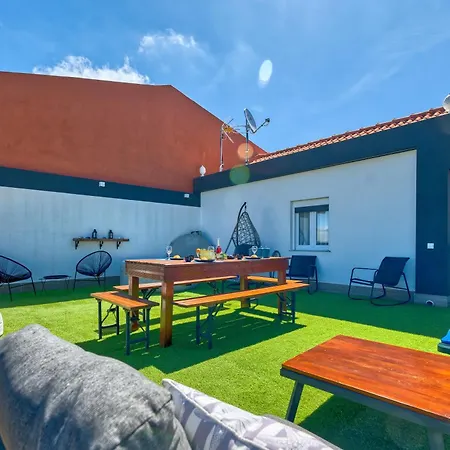 Portucale ! Santa Clara Terrace & Jacuzzi Apartment *