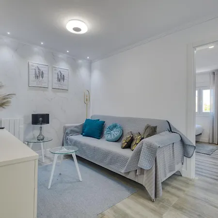 Portucale ! Santa Clara Terrace & Jacuzzi Apartment Lisbon