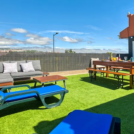 Portucale ! Santa Clara Terrace & Jacuzzi Apartment *