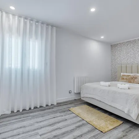 Apartment Portucale ! Santa Clara Terrace & Jacuzzi *