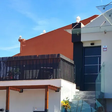 Portucale ! Santa Clara Terrace & Jacuzzi Apartment Lisbon
