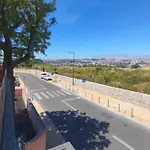 Portucale ! Santa Clara Terrace & Jacuzzi * ליסבון