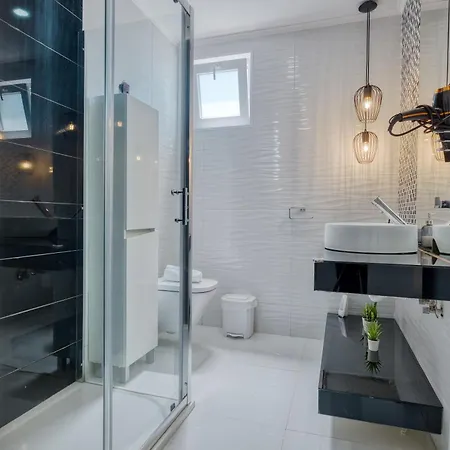 Apartamento Portucale ! Santa Clara Terrace & Jacuzzi